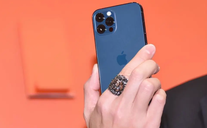 叙永苹果手机维修分享iPhone12系列重启方法教程 